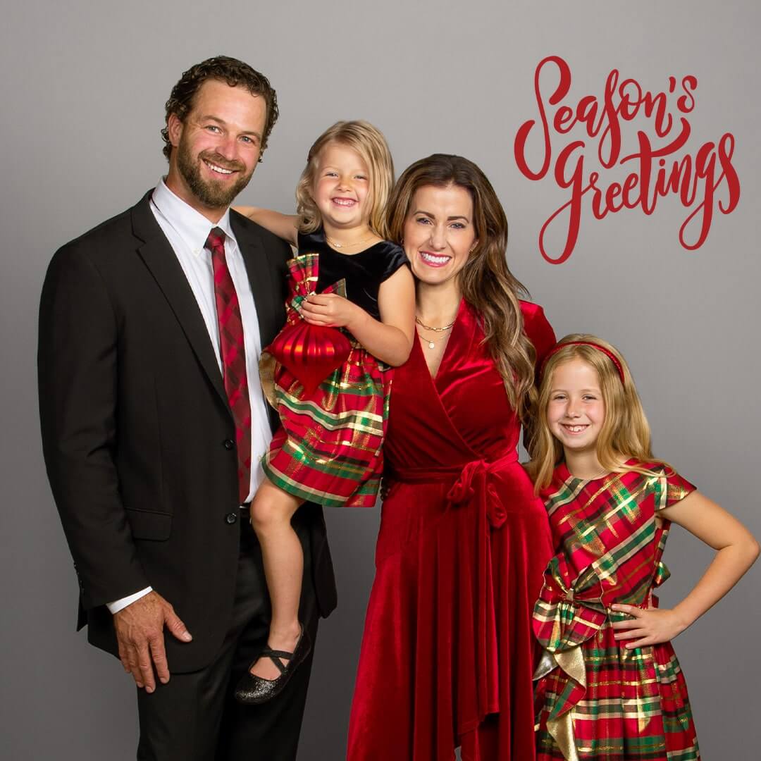 244-010-Design Overlays Gallery Refresh-Holiday Family 1