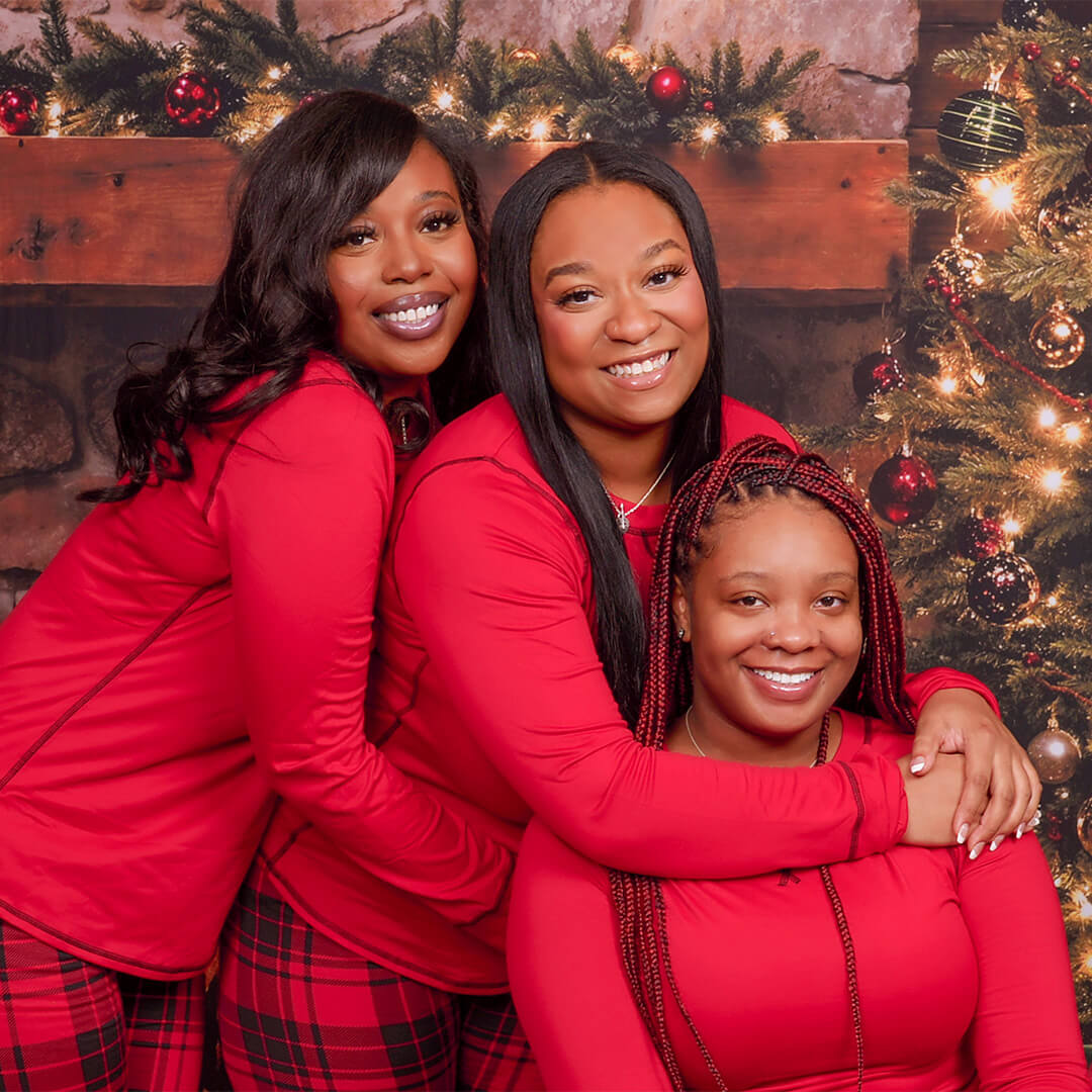 Friendsmas-Web Assets-Gallery 1-1080x1080