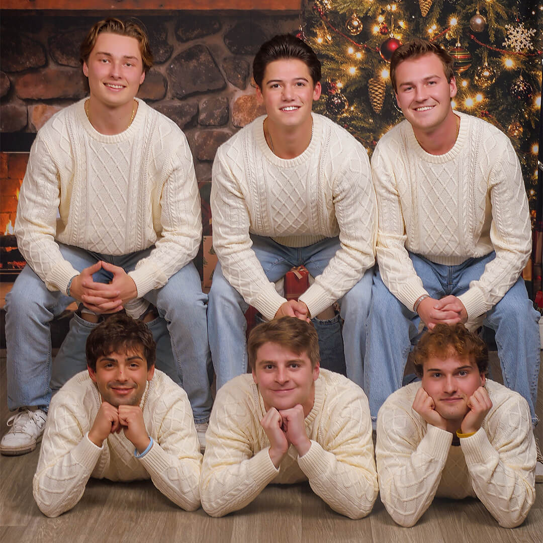 Friendsmas-Web Assets-Gallery 5-1080x1080