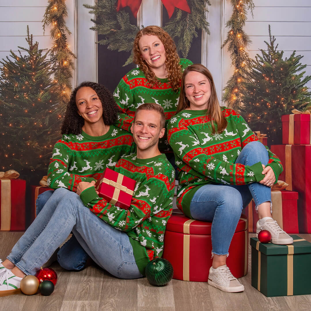 Friendsmas-Web Assets-Gallery 8-1080x1080